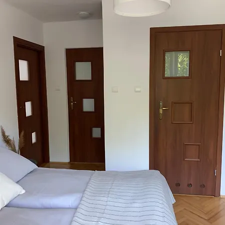 Poklekane Apartmán *